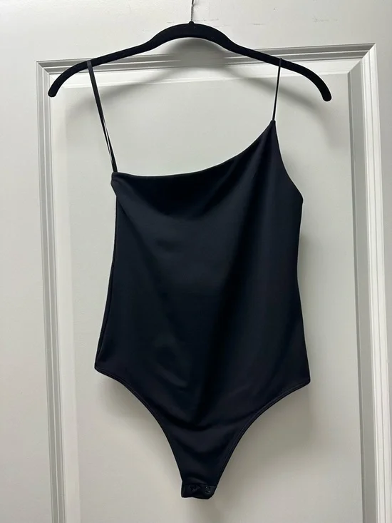 LIKE NEW Artizia Babaton Contour One-Shoulder Black Cami Bodysuit - Picture 4 of 9